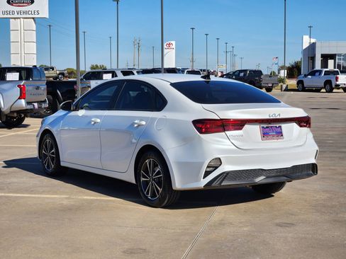 Used 2023 Kia Forte LXS w/ LXS Technology Package image 4