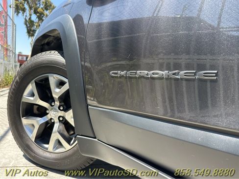 Used 2015 Jeep Cherokee Trailhawk image 43