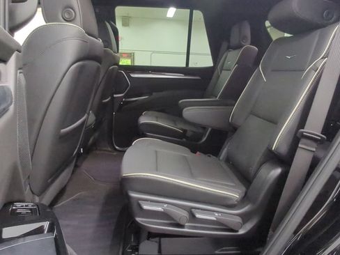 Used 2026 Cadillac Escalade Luxury w/ Touring Package AWD/4WD image 29