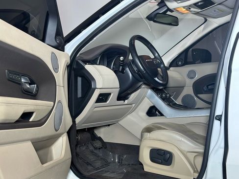 Used 2013 Land Rover Range Rover Evoque Pure w/ Climate Comfort Pkg image 9
