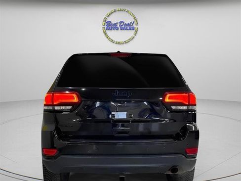 Used 2018 Jeep Grand Cherokee Laredo AWD/4WD image 5