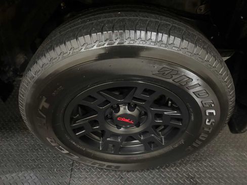 Certified 2023 Toyota 4Runner TRD Off-Road Premium image 9