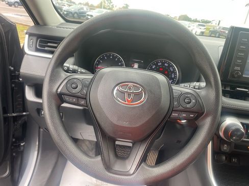 Used 2019 Toyota RAV4 XLE image 29