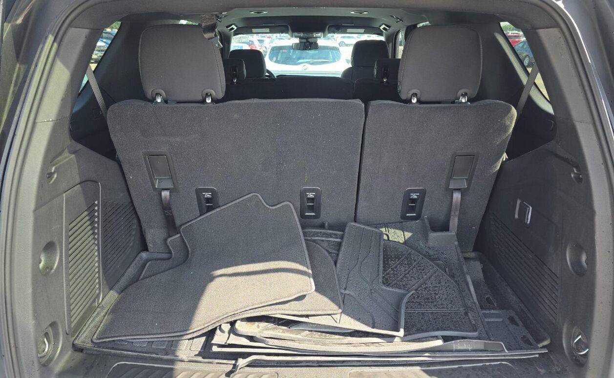 Used 2025 Chevrolet Tahoe LS RWD image 6