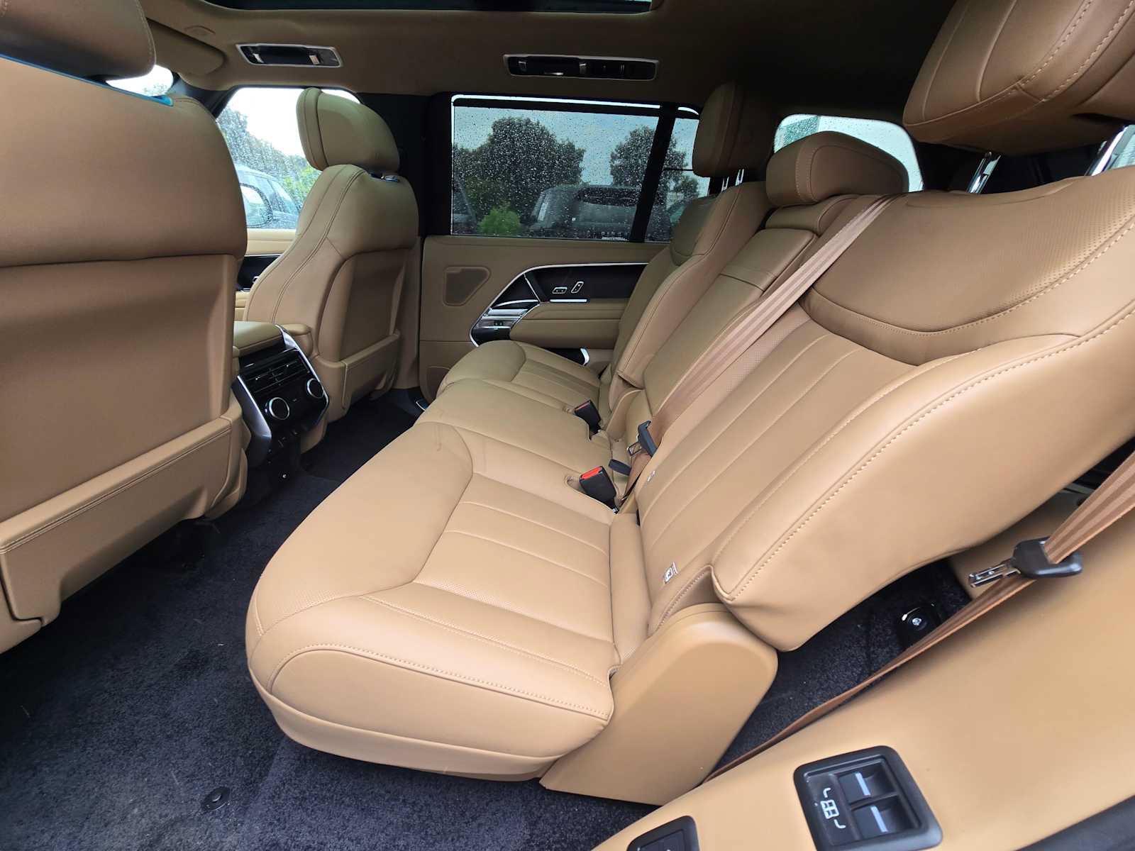New 2026 Land Rover Range Rover Long Wheelbase SE AWD/4WD image 20