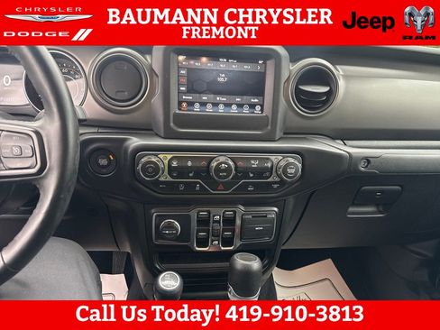 Used 2022 Jeep Gladiator Sport AWD/4WD image 25