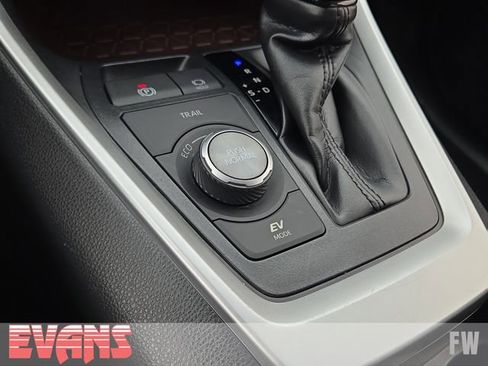 Used 2019 Toyota RAV4 Limited w/ Carpet Mat Package image 12