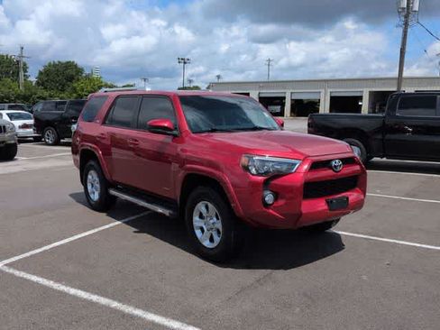 Used 2016 Toyota 4Runner SR5 AWD/4WD image 2