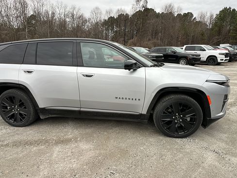 Used 2024 Jeep Wagoneer Launch Edition image 7