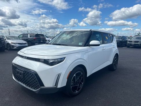 Certified 2024 Kia Soul EX FWD image 7