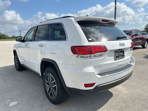 Used 2022 Jeep Grand Cherokee Limited w/ Tech Group AWD/4WD image 3