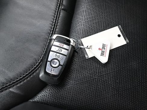 Used 2021 Ford Explorer Platinum w/ Premium Technology Package AWD/4WD image 28