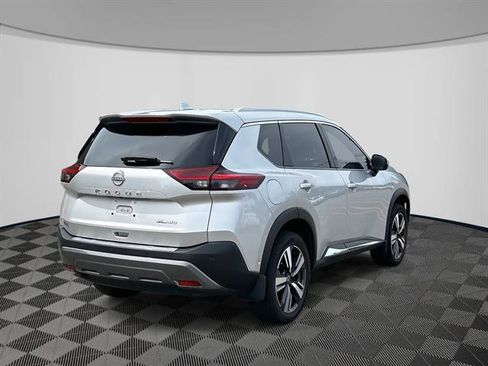 Used 2022 Nissan Rogue SL w/ SL Premium Package image 5