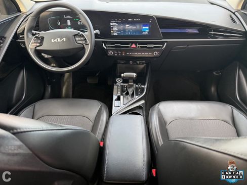 Used 2023 Kia Niro EX image 14