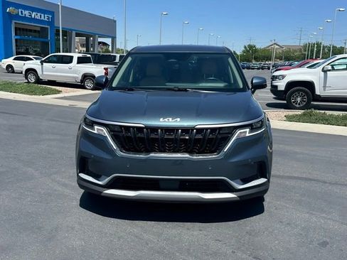 Used 2024 Kia Carnival EX FWD image 11