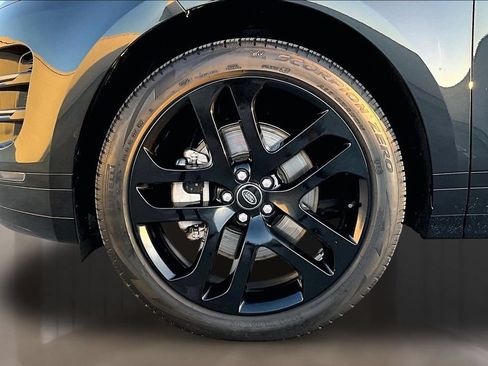Certified 2024 Land Rover Range Rover Evoque Dynamic SE AWD/4WD image 32