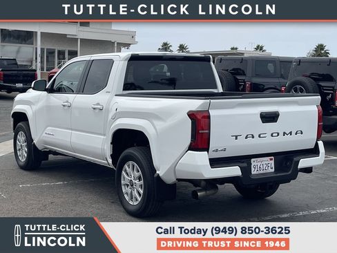 Used 2025 Toyota Tacoma SR5 AWD/4WD image 12