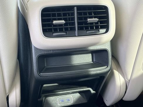 Used 2025 Mercedes-Benz GLE 350 4MATIC image 14