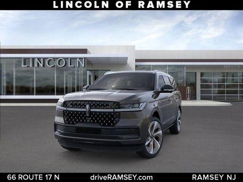 New 2026 Lincoln Navigator Black Label AWD/4WD image 2