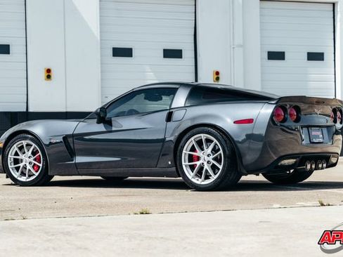 Used 2009 Chevrolet Corvette Z06 w/ Preferred Equipment Group RWD image 4