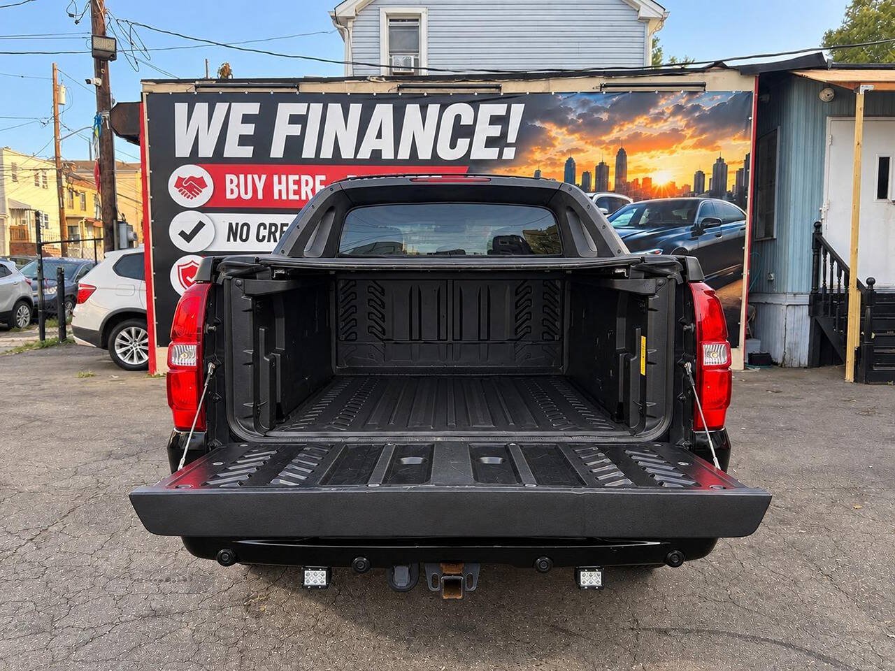 Used 2012 Chevrolet Avalanche LT w/ Suspension Package, Off-Road AWD/4WD image 28