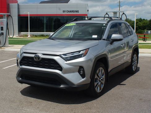 Used 2022 Toyota RAV4 XLE Premium FWD image 24