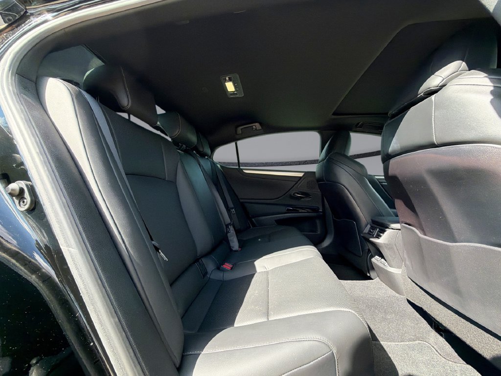 Used 2024 Lexus ES 350 F Sport w/ Accessory Package (Z2) FWD image 17