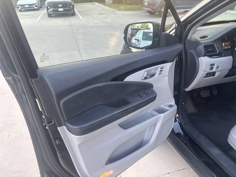 Used 2016 Honda Pilot Touring image 13