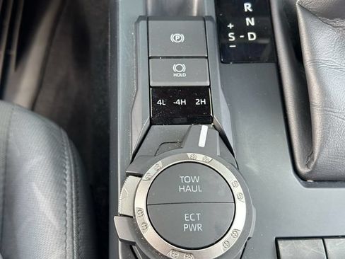 Certified 2024 Toyota Tacoma SR5 AWD/4WD image 19