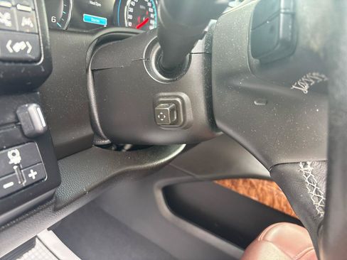 Used 2019 Chevrolet Suburban Premier w/ Premier Plus Edition AWD/4WD image 29