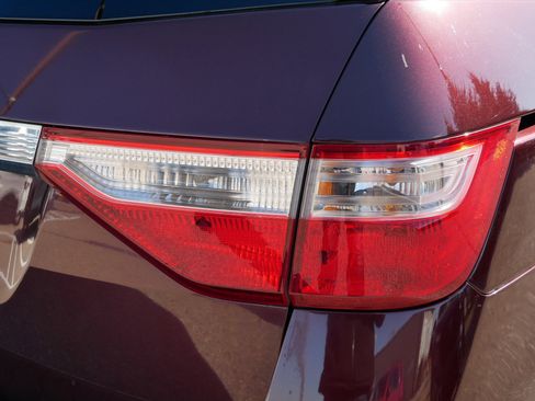 Used 2011 Honda Odyssey EX-L image 17