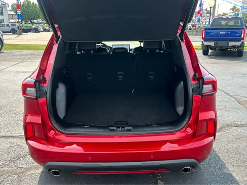 Used 2023 Ford Escape ST-Line w/ Tech Pack #1 AWD/4WD image 6