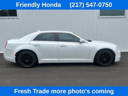 Used 2015 Chrysler 300 Limited w/ 300 Premium Group RWD image 5