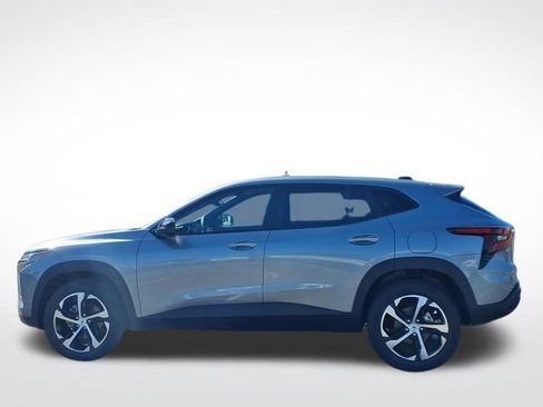 New 2026 Chevrolet Trax RS w/ Sunroof Package FWD image 7