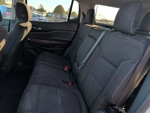 Used 2019 GMC Acadia SLE FWD image 29