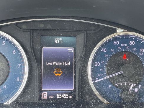 Used 2017 Toyota Camry LE FWD image 32