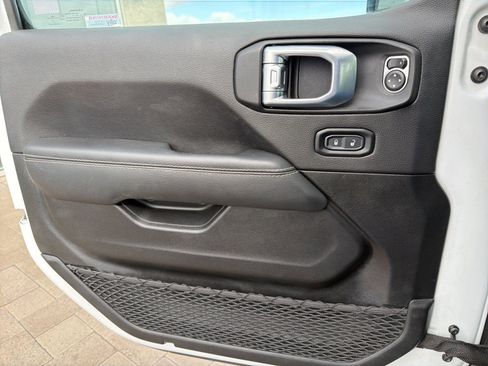 Used 2021 Jeep Gladiator Overland w/ Trailer Tow Package image 63