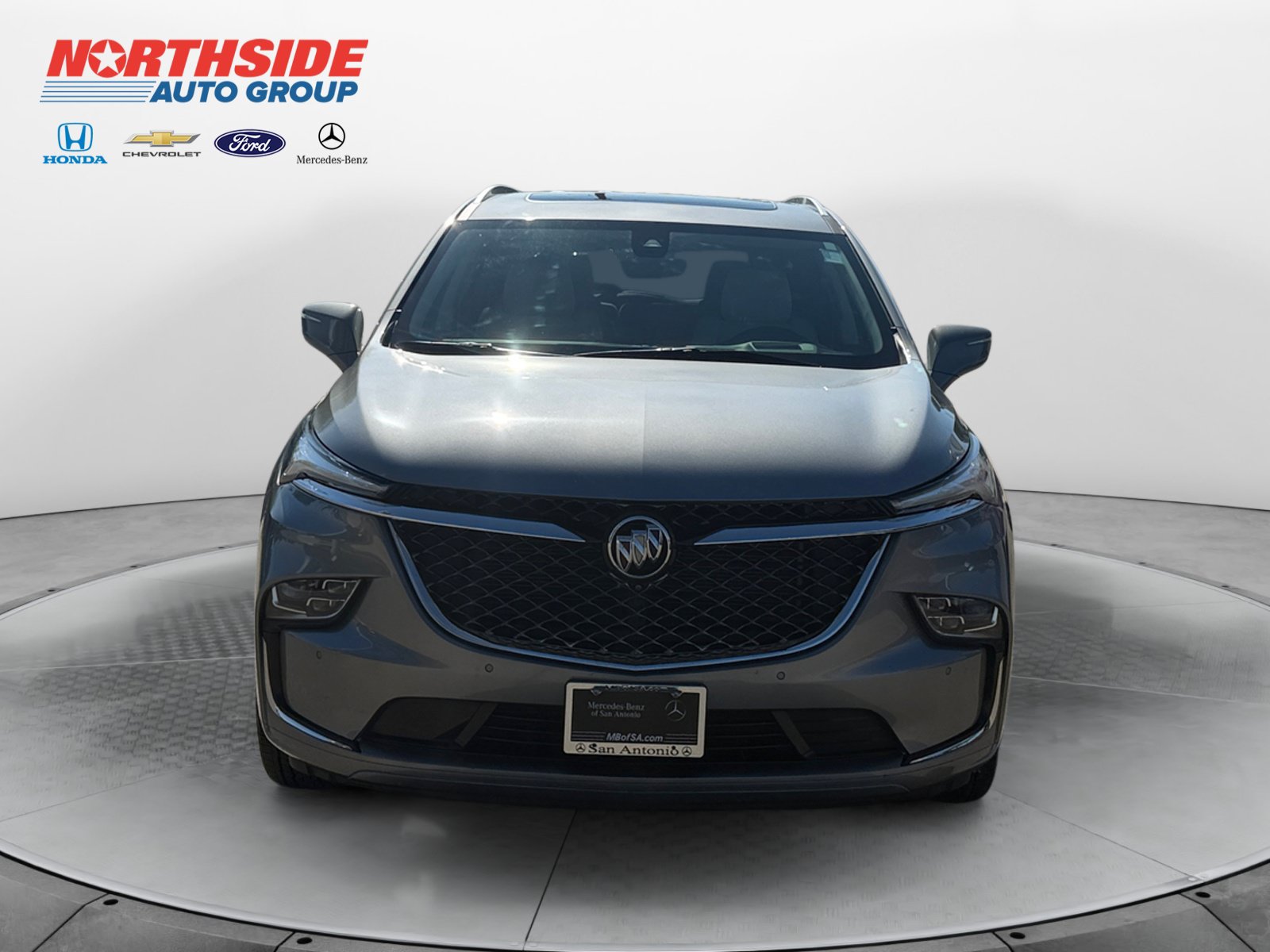 Used 2023 Buick Enclave Avenir w/ Avenir Technology Package FWD image 2