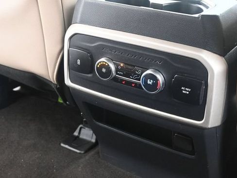 Used 2023 Ford Expedition Limited AWD/4WD image 31