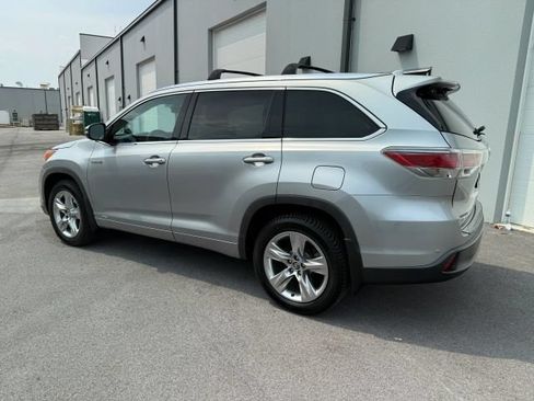 Used 2016 Toyota Highlander Limited Platinum AWD/4WD image 4
