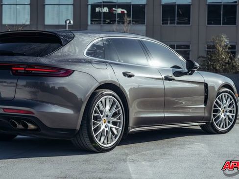 Used 2018 Porsche Panamera 4S image 53