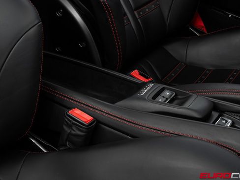 Used 2022 Ferrari F8 Tributo image 41