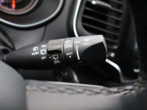 Used 2020 Jeep Cherokee Latitude image 38