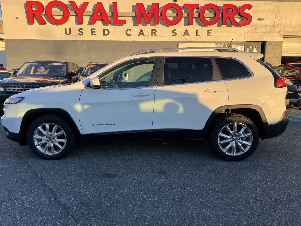 Used 2017 Jeep Cherokee Limited FWD image 15