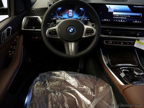 New 2026 BMW X5 xDrive50e w/ M Sport Package image 15
