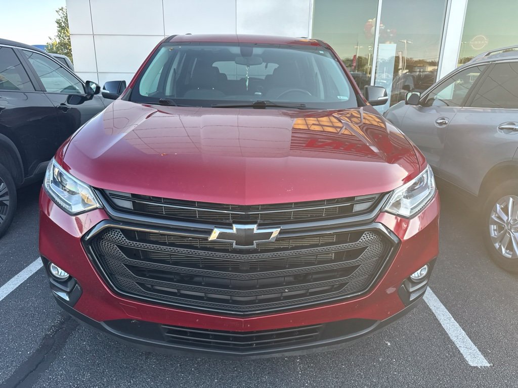 Used 2021 Chevrolet Traverse LT FWD image 2