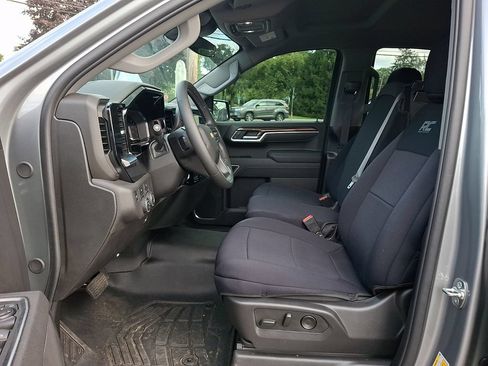 Used 2025 Chevrolet Silverado 1500 LT AWD/4WD image 13