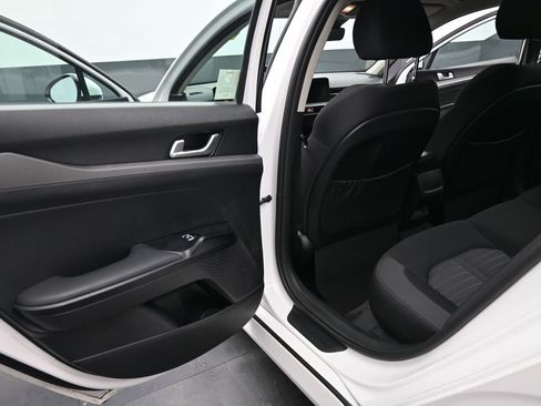 Used 2025 Kia K5 LXS image 18