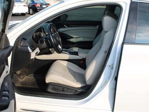 Used 2019 Honda Accord Touring image 13