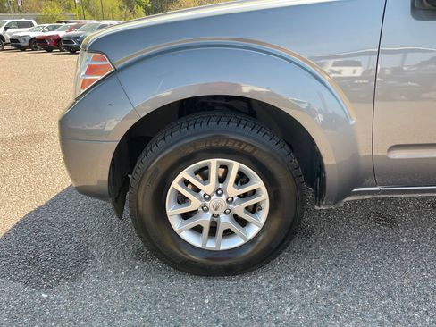 Used 2018 Nissan Frontier SV w/ Value Truck Package image 10